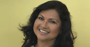 Donna Dunk's Instagram, Twitter & Facebook