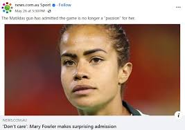 Mary Earps says she has not written her book to “tear anyone down” and  feels reaction to it has been “distorted”. BBC Sport #MaryEarps #Lionesses  #Football Former England goalkeeper Mary Earps has