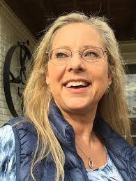 Kristin Stern's Instagram, Twitter & Facebook