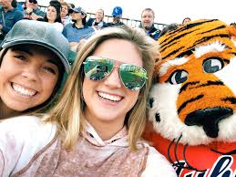 Mary Veazey's Instagram, Twitter & Facebook