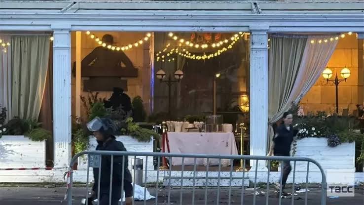 Commander of Russian Air Forces Chayko is alive. Of the three killed in the explosion  in an elite Moscow restaurant, only one is a visitor