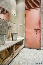 Love The Wood Door Here Could Be Rot Resistant Wood For An Outdoor Public Restroom The Restroom At Zooba Restaura 2020 Ahsap Tabelalar Tuvaletler Banyo Fikirleri