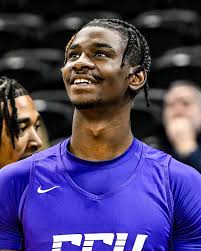 2019 war Tyon Grant-Foster am Indian Hills Community College. 2020  wechselte er nach Kansas. 2021 wechselte er zu DePaul, brach aber während  der Saisoneröffnung zusammen und kam ins Krankenhaus. Von 2022-23 hatte