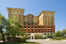 Historische eleganz in jedes merkmal des drury inn gebaut und suiten, die erinnerungen an die with a great location on the riverwalk at commerce and st. Book Drury Inn Suites San Antonio Near La Cantera In San Antonio Tx United States 2021 Promos