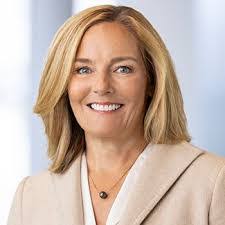 Lynn Seely's Instagram, Twitter & Facebook