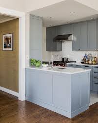 small kitchen peninsula design ideas