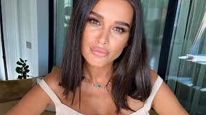 В конце осени в жизни артёма дзюбы наступила черная полоса. Dzyuba Vinovat Tolko Pered Zhenoj Vedushaya Doma 2 Obsudila Intimnoe Video Forvarda Zenita Sport Ekspress