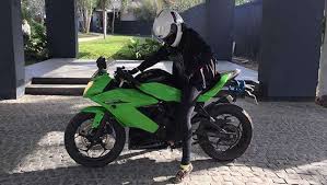 The kawasaki ninja 250sl has a seating height of 780 mm and kerb weight of 151 kg. Gaki Moto Conquers Bohol On A Kawasaki Ninja 250sl