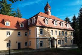 Für weitere angebote an wohnungen zum kaufen klicken sie unten auf „mehr ergebnisse. Schloss Friedrichsthal Berggiesshubel Sachsische Schweiz Herrenhauser Schlosser Deutschland Immobilien