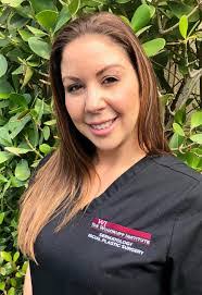 Amy Buzzell's Instagram, Twitter & Facebook