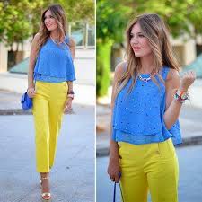 El Amarillo Es Un Tono Arriesgado Y Puede Llegar A Ser Un Reto Combinarlo Pero No Es Imposible P Colourful Outfits Fashion Outfits Colour Combinations Fashion