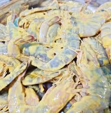Add the prawns and garlic and stir well. Resepi Creamy Cheezy Butter Prawn Viral Macam Di Restoran Siap Ada Jerami Telur