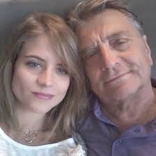 «για το κάστινγκ με βρήκαν μέσω facebook. Danah Mixalakh H Hlikia O Gamos Kai H Bretanikh Katagwgh Star Gr