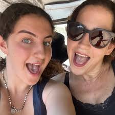 מחפשת מקום שמגישים פסטה אחרי שמערבבים אותה בתוך גלגל פרמזן מי מכיר?