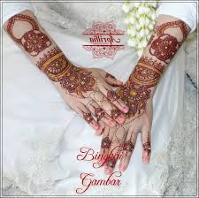 Gambar henna sendiri ternyata sudah dikenal oleh manusia sejak sekitar 5000 tahun yang lalu dan berasal dari negara india. 35 Gambar Henna Pengantin Yang Simple