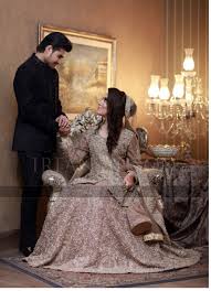 All unsere lieferanten gehören zu den vertrauenswürdigsten in china, und wir arbeiten seit jahren zusammen. Wedding Weddingmakeup Pakistanische Hochzeitskleider Asiatisches Hochzeitskleid Pakistanische Brautkleider