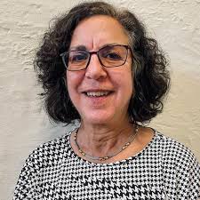 Amy Oates's Instagram, Twitter & Facebook