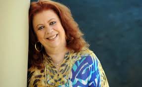 Em 1995, a cantora interpretou o hino do glorioso. Corpo De Beth Carvalho E Velado Na Sede Do Botafogo Cleber Toledo Portal Ct