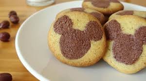 Sables Mickey Mouse Au Chocolat Et A La Noisette Recette Par Aline Bianca Cuisine Recette Dessert Recette Sable Gateau Anniversaire Mickey