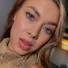 Nikki Dang's Instagram, Twitter & Facebook