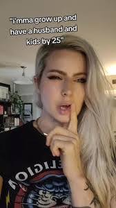 Danielle Bulson's Instagram, Twitter & Facebook