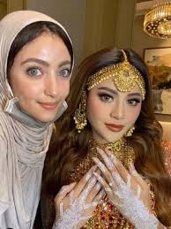 Orang indonesia biasa memakai henna ketika menjadi pengantin, henna pengantin. Pengakuan Pembuat Tato Hena Putih Yang Hiasi Tangan Aurel Hermansyah Lifestyle Liputan6 Com