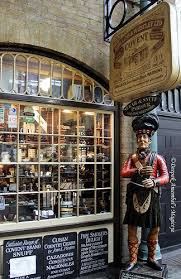 Tobacconist In Covent Garden London London Covent Garden Tobacconist