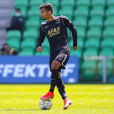 Az alkmaar eredivisie lig seviyesi: Barcelona Monitoring Az Left Back Owen Wijndal