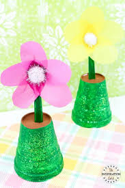 This easy craft can be created by preschoolers with help up to second graders independently. 58 Easy Mother S Day Crafts For Kids Preschool Mothers Day Craft Ideas