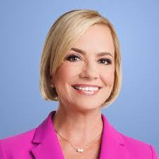 Julie Crabb's Instagram, Twitter & Facebook