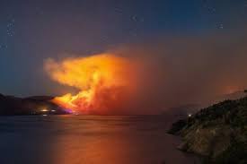 This pic was taken from a mountain on the other side of the i remember going up the mountian and watching the fire with some of the ppl that were staying at the. Updated Mount Eneas Fire Grows To 1 374 Hectares Kelowna Capital News