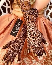 Book These Top Indian Mehendi Artists For Stunning Mehendi Designs In 2020 Bridal Mehendi Designs Dulhan Mehndi Designs Mehendhi Designs