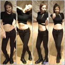 Rosé is the tallest person in blackpink (168 cm/5'6.14″) who is the smallest in blackpink? Jennie Blackpink Abs Blackpink Reborn 2020