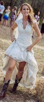 Pretty Rustic Western Wedding Dress Perfect For A Country Marriage Let S Get Out T Wedding Dresses High Low Country Style Wedding Dresses Short Wedding Dress