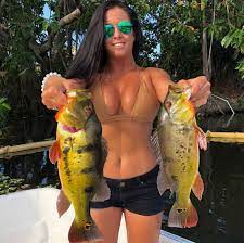 Pin On Girls That Fish