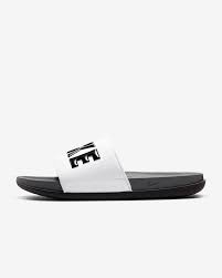 Claquette Nike Offcourt Pour Homme Nike Fr Pratique et adaptée à la vie quotidienne, elle se plie facilement dans une poche de veste et s'emmène partout. claquette nike offcourt pour homme