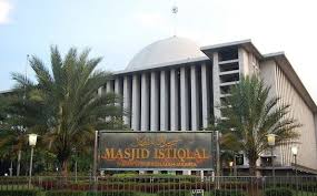 Masjid istiqlal ini adalah salah satu masjid terbesar di kawasan asia tenggara. Masjid Istiqlal Pastikan Tak Ada Kegiatan Malam Takbiran Diganti Takbiran Virtual Tandaseru Id
