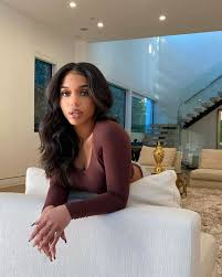 Lori harvey gets a sweet kiss on the cheek from future during her birthday trip vacation to jamaica. Michael B Jordan Und Lori Harvey Gehen Nach Romantischen Geruchten Auf Instagram Aktuelle Boulevard Nachrichten Und Fotogalerien Zu Stars Sternchen