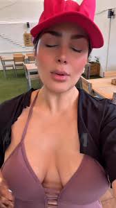 Bonito viernes ... Si el huevo 🥚 flota tíralo es un huevo no confiable que  ya ha iniciado su proceso de descomposición (genera gases y es lo q lo hace  flotar ) # diadetv 📺