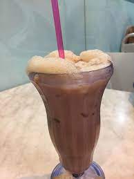 Môže byť tiež známy ako teh tarik ping alebo teh tarik ais s tarik liečby. Teh Tarik Ais Food Malaysian Food Desserts