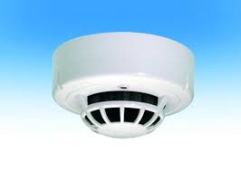 ¿tienes un detector de humo en tu piso? Francia Exigira Desde El 8 De Marzo La Instalacion De Detectores De Humo En Viviendas