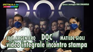 Nelle tue mani (2018) ● trailer ufficiale ● full hd. Doc Nelle Tue Mani Video Incontro Con Luca Argentero Matilde Gioli E Il Cast Youtube