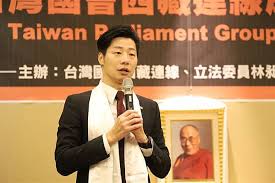 林昶佐接種疫苗「秀肌肉」 大家狂讚：養眼 華視新聞 更新於 05月06日01:59 • 發布於 05月06日01:50 • 華視 疫情持續延燒，您接種疫苗了嗎？立委林昶佐今（6）日在臉書上po出自己接種疫苗的照片，並分享心得，呼籲大家趕快來接種疫苗，不過林昶佐貼出的照片. æž—æ˜¶ä½çˆ†è‚Œç§€èº«æå°åŠ‡å¥³ç¥žç«Ÿå–Šå·®è©• ä¸‰ç«‹æ–°èžç¶² Line Today