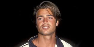 La brutal transformación de David Charvet, actor de 'Los vigilantes de la  playa', a los 52 años