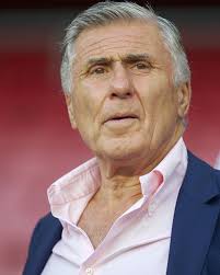 Sjaak Swart is vandaag jarig!!! 85 jaar geworden. Gefeliciteerd 🎊🎊🎊