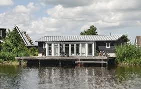 The accommodations is 24 mi from hoogeveen, and guests benefit from complimentary wifi and private parking available on site. Ferienhauser Giethoorn Mit Hund Urlaub Auf Pfoten