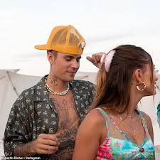 Who is justin bieber's wife? 3zbseuy1mblw7m
