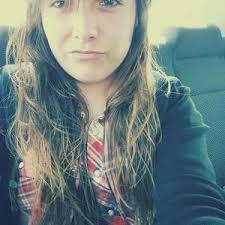 Annie Andrade's Instagram, Twitter & Facebook