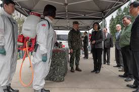 # 消毒 # 化學兵 # 藥劑 今（14日）天在網路上流傳「今天晚上務必將家中的門窗關緊」「會有陸軍化學兵群來進行全面消毒」「因為化學兵群的藥劑非常毒、外食要小心謹慎」等說法。 ç¸½çµ±è¦–å°Ž é™¸è»ç¬¬33åŒ–å­¸å…µç¾¤é˜²ç–«æ•´å‚™ ç§'æ·æ–°èž çœŸå¯¦ æ•éŠ³ å¿«é€Ÿ å³æ™‚å'ˆç¾äº‹ä»¶å‹•æ…‹