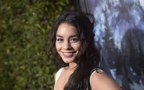 Ecco le star che sfoggiano una chioma dark invidiabile. Attrici Vanessa Hudgens Attrice Americana Capelli Neri Occhi Castani Sfondo Hd Wallpaperbetter